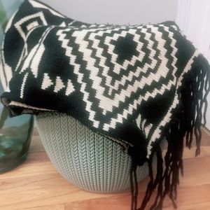 Mossimo Long Reversible Scarf (Black/White Print)